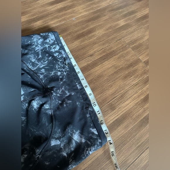 Lululemon Swift Speed High-Rise Tight 28
Aquila Black Multi
W5DD9S Luxtreme
Sz 8 - Picture 8 of 9